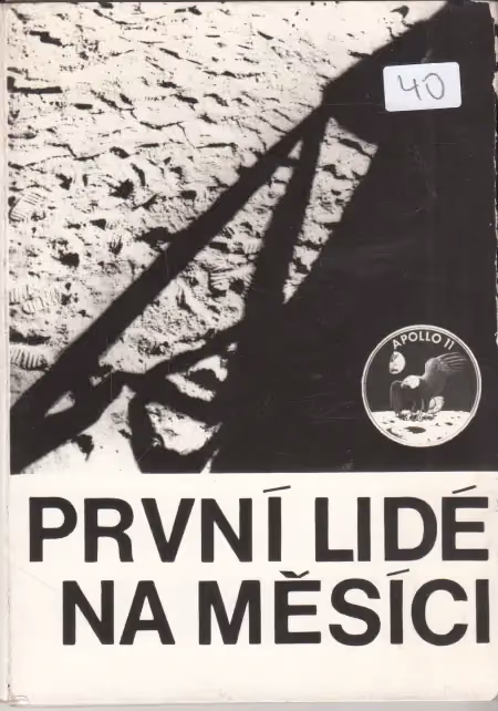 První lidé na měsíci